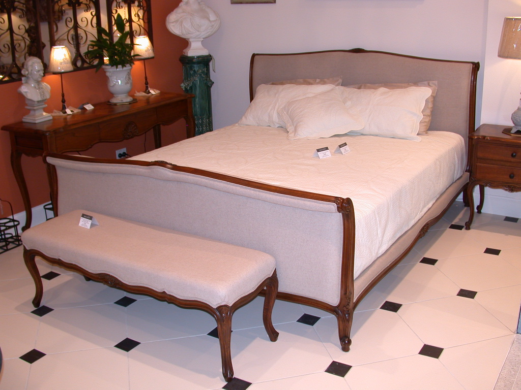 french-provincial-louis-xv-style-king-size-sleigh-bed-walnut1