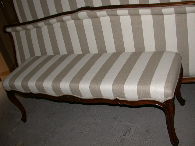 french-provincial-louis-xv-style-sleigh-bed-walnut-stripe-detail3