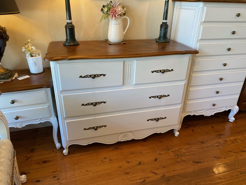 French-Accent-French-provincial-Louis-XV-style-chest-of-4-drawers-white-1