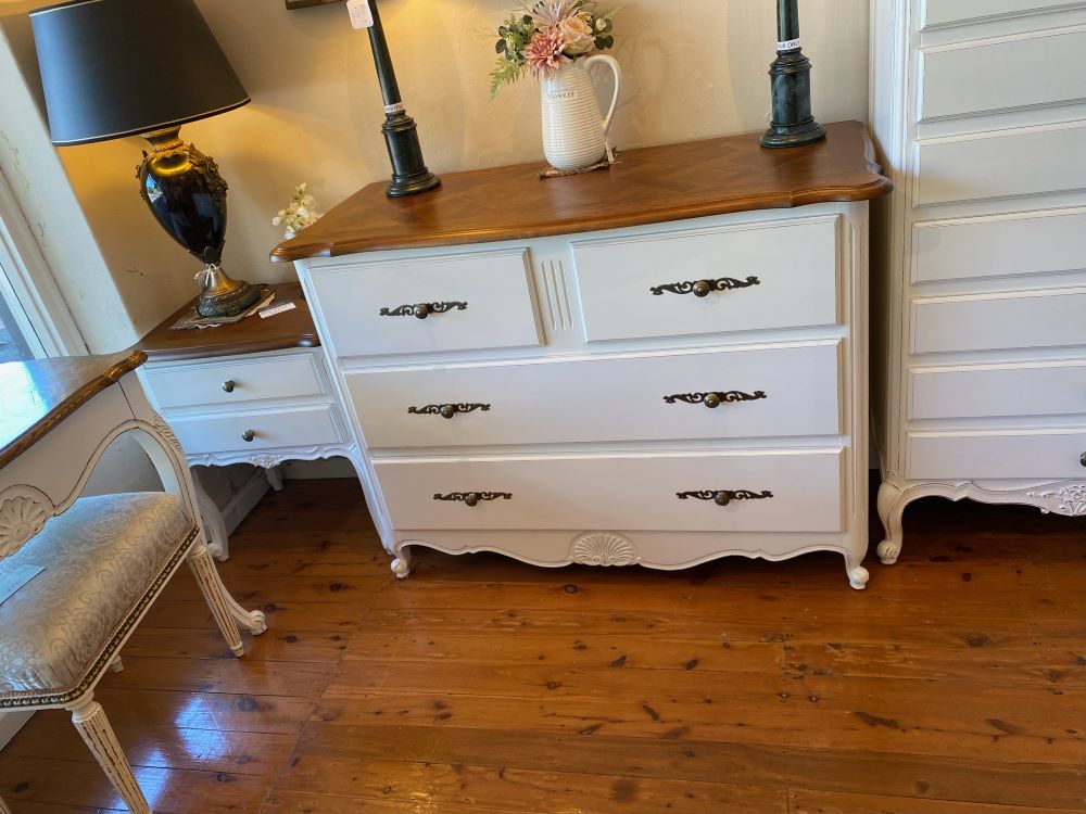 French-Accent-French-provincial-Louis-XV-style-chest-of-4-drawers-white
