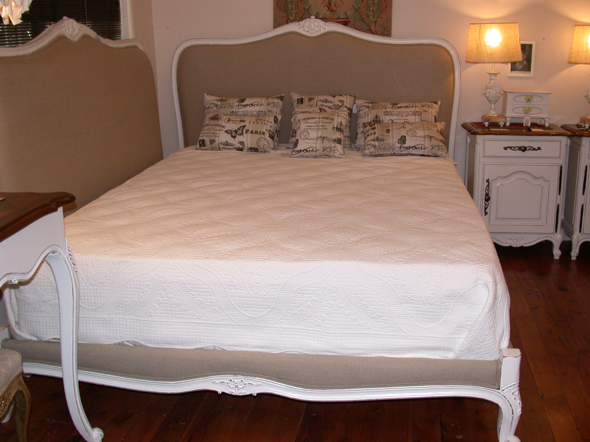 french-provincial-louis-xv-style-queen-size-lowered-end-bed-white-2