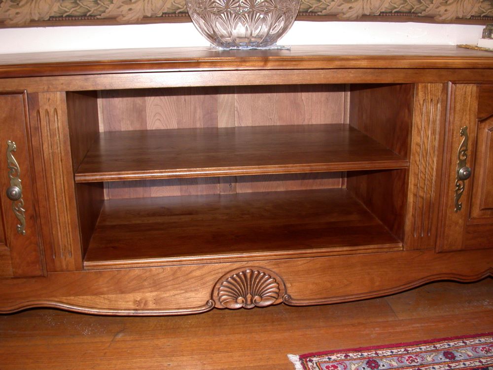 French-provincial-Louis-XV-style-TV-cabinet-2m-front-middle