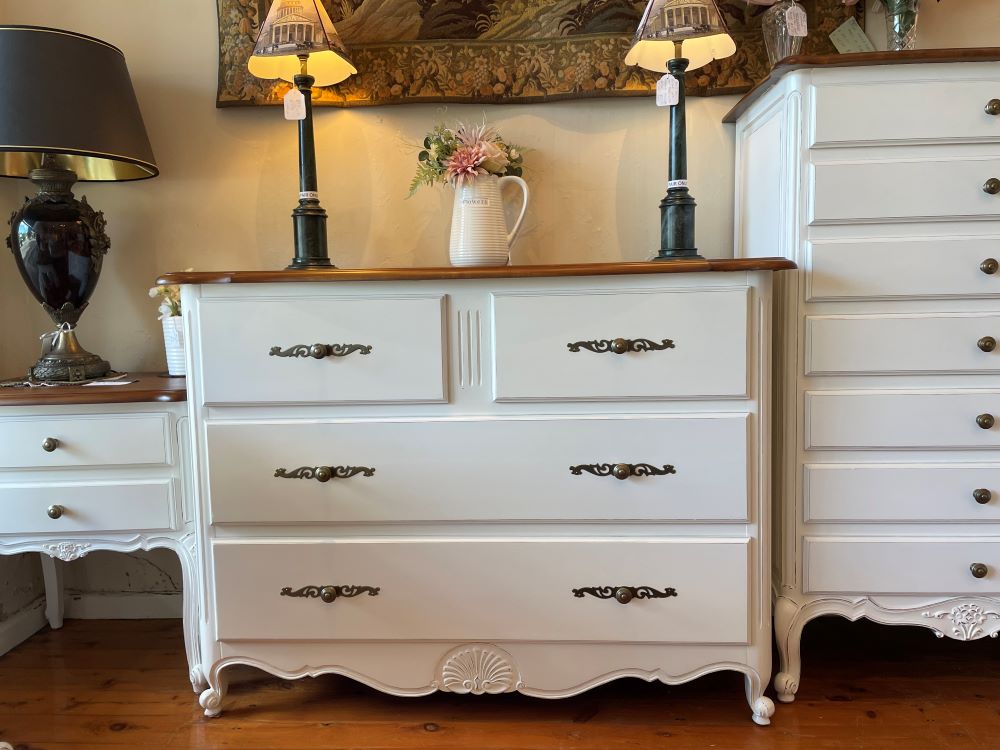 French-Accent-French-provincial-Louis-XV-style-chest-of-4-drawers-white-front1