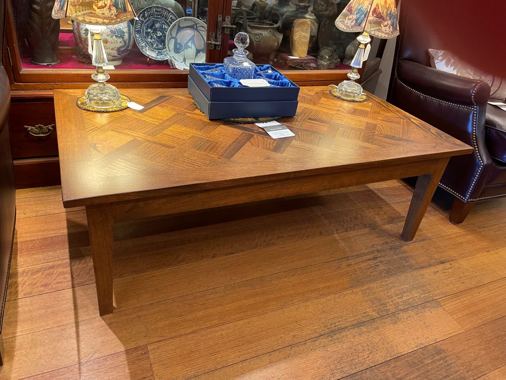 french-provincial-style-coffee-table-walnut-135