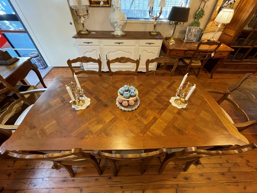 french-provincial-louis-xv-style-dining-table-cherry-wood-200-top